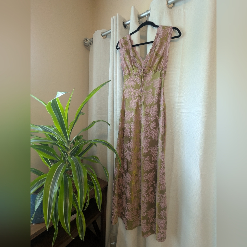 Elegant Floral Lace Dress